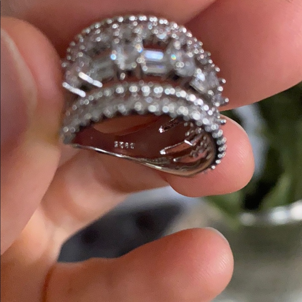 925 sterling Silver Luxury White Sapphire Ring - Picture 7 of 7